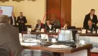 Imagini incredibile din ședința CL Iași: consilier local bruscat de viceprimarul Radu Botez (VIDEO)