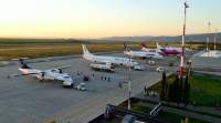 Panică în avionul  de Luton: pasager în stop cardio-respirator la sosirea pe aeroportul din Iași