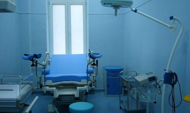 Un medic ginecolog din București, trimis în judecată după ce i-a perforat tranșa uterină unei paciente în timpul unui avort