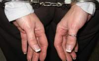 Femeie din Hârlău, reținută după ce a intrat în casa unui bărbat și a furat un telefon