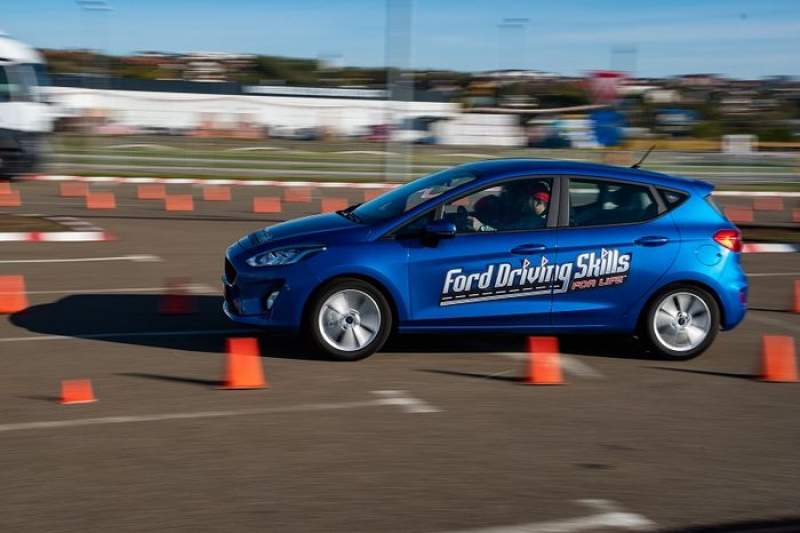 Cursuri gratuite de conducere preventivă Ford Driving Skills for Life, la Iași