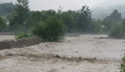 Cod portocaliu de inundații pe râuri din județul Iași, până vineri dimineață