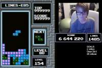 Un adolescent american devine primul jucător care învinge Tetris (VIDEO)