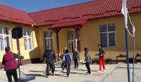 Povestea școlii aflate sub teroarea unui elev de clasa a VI-a: 4.000 de euro daune pentru profesoara bătută cu țeava