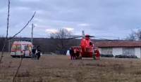 Fetiță de 13 ani, din Iași, arsă după ce a vrut să aprindă focul în sobă cu benzină: a fost dusă cu elicopterul la spital
