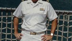 Femeie înşelată cu 20.000 de dolari de un presupus comandant de navă, cunoscut pe Internet