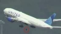 Un Boeing 777 a aterizat urgenţă la Los Angeles după ce a pierdut un pneu (VIDEO)