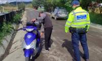 Minor fără permis de conducere depistat în trafic cu un motoscuter neînregistrat