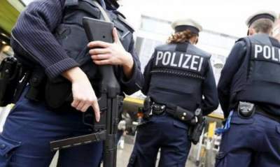 Cinci polițiști, răniți într-o moschee din Berlin. Agresorul a fost internat la psihiatrie