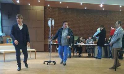 Eroul zilei. Un basarabean a plecat din spital cu perfuzia în mână ca să voteze