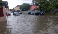 Sistemul de canalizare din Iași a cedat după ploaia din prima parte a zilei (VIDEO)