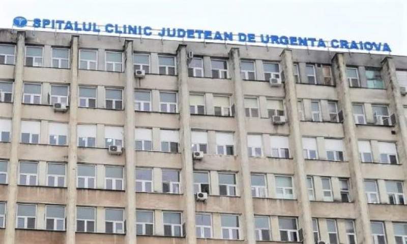 Mită de 20.000 de euro la Spitalul Judeţean Craiova. Un brancardier primise banii pentru a interveni la medici și funcţionari