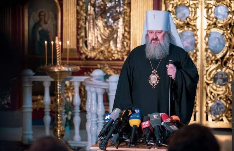 Șeful Bisericii Ortodoxe Ucrainene, mitropolitul Pavel, a fost arestat pentru că a susținut Rusia