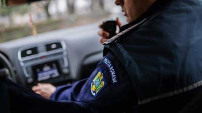 Un șofer din Constanța a lovit un polițist cu capul în gură, iar pe un altul l-a mușcat de deget