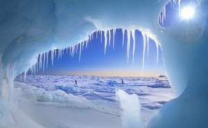 În atenția domnului Trump! Iceberg gigantic la un pas de separare de o banchiză din Antarctica