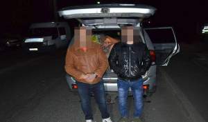 Contrabandiști din Covasna prinși cu mașina burdușită cu țigări de contrabandă