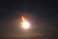 Meteoritul care a creat panică în Iași a avut minimum 8 kg şi 16 cm în diametru. Puterea exploziei, mai mare ca a unui reactor nuclear de la Cernavodă